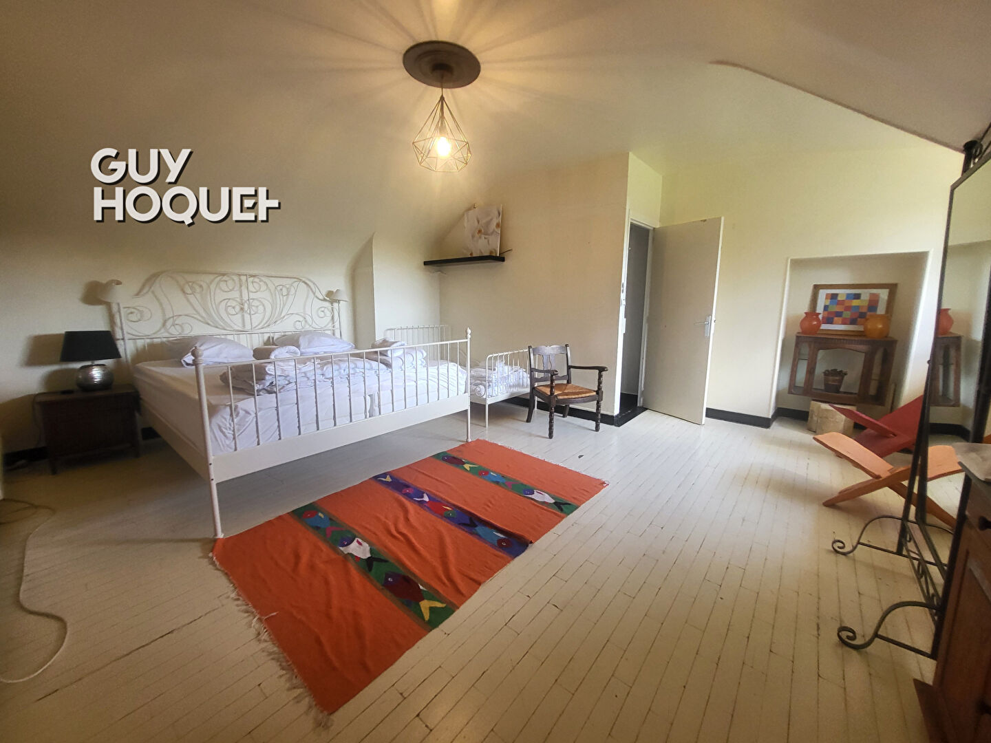 À seulement 2 minutes du Lac des Settons ? Belle maison en pierre rénovée de 201 m² avec terrain et dépendances