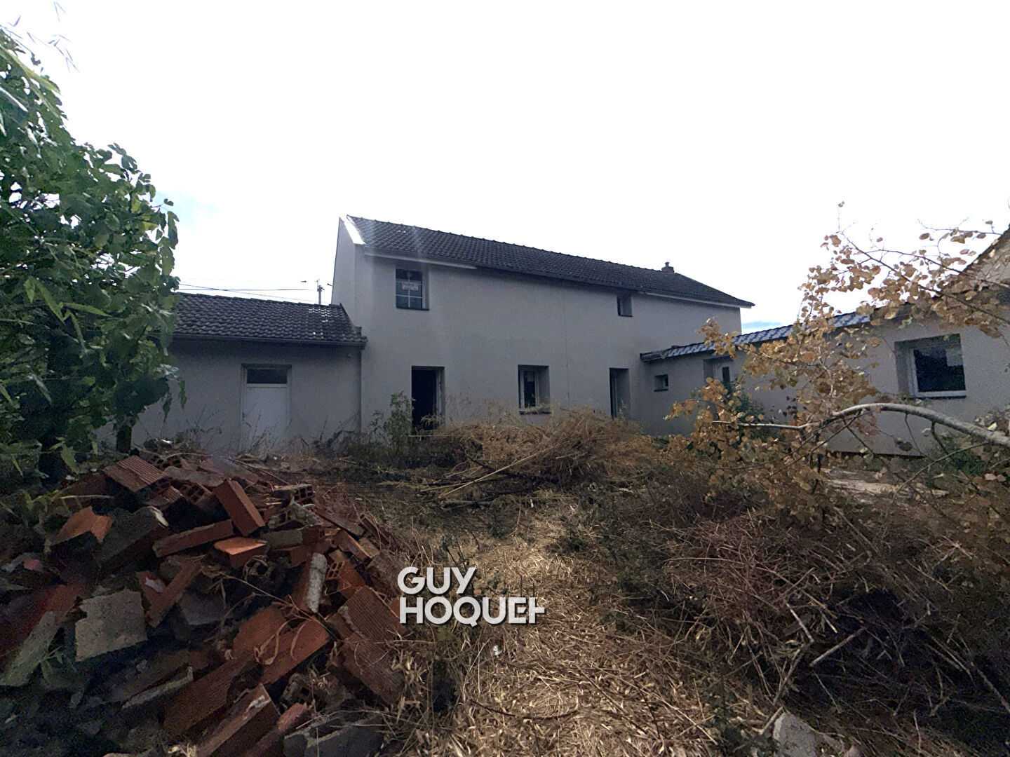 MAISON À FORT POTENTIEL AVEC GRAND TERRAIN À POUILLOUX !!!