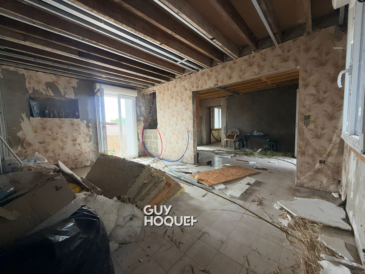 MAISON À FORT POTENTIEL AVEC GRAND TERRAIN À POUILLOUX !!!