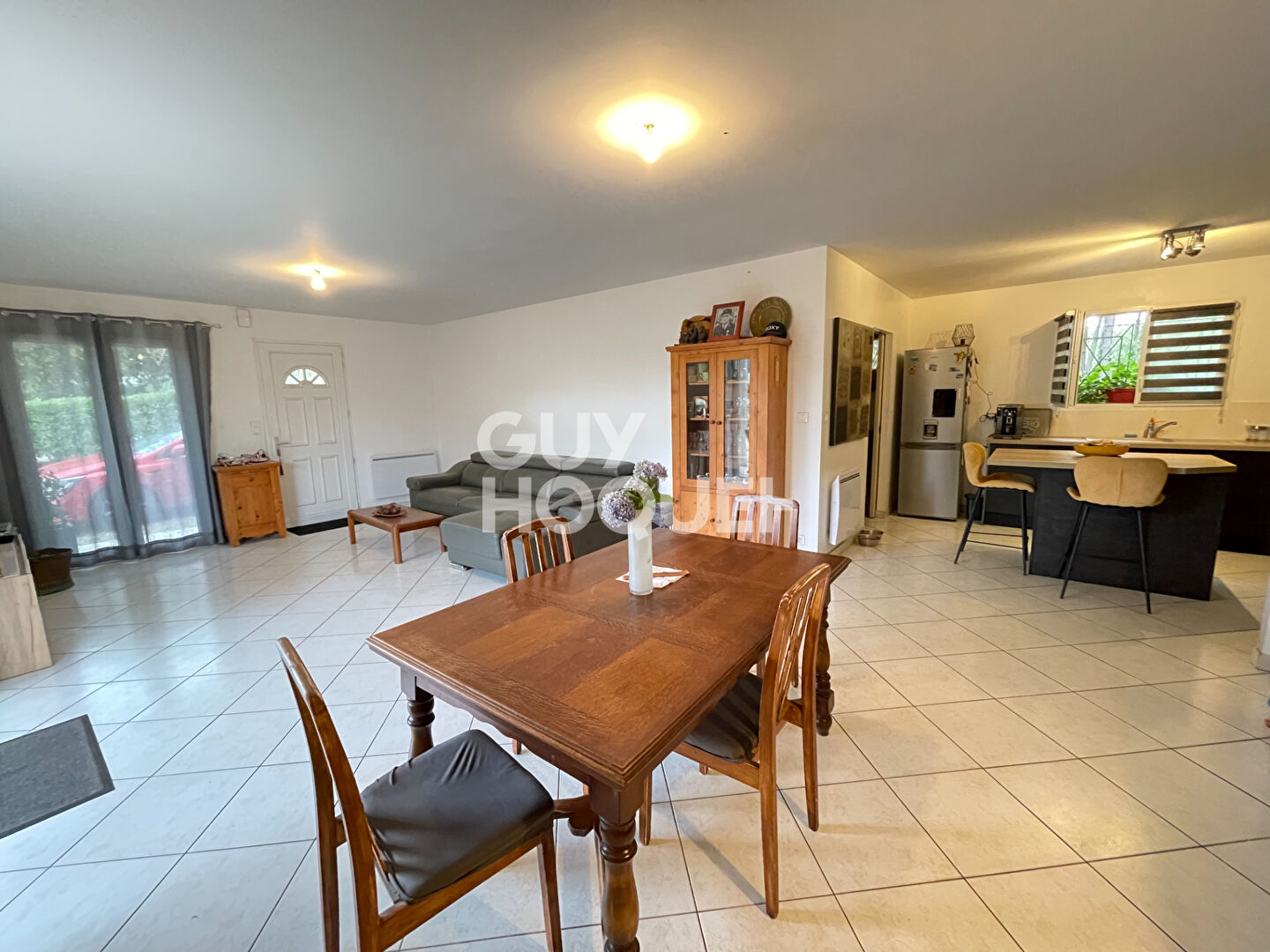 Maison familiale avec piscine sur terrain de 1165 m² à Ychoux