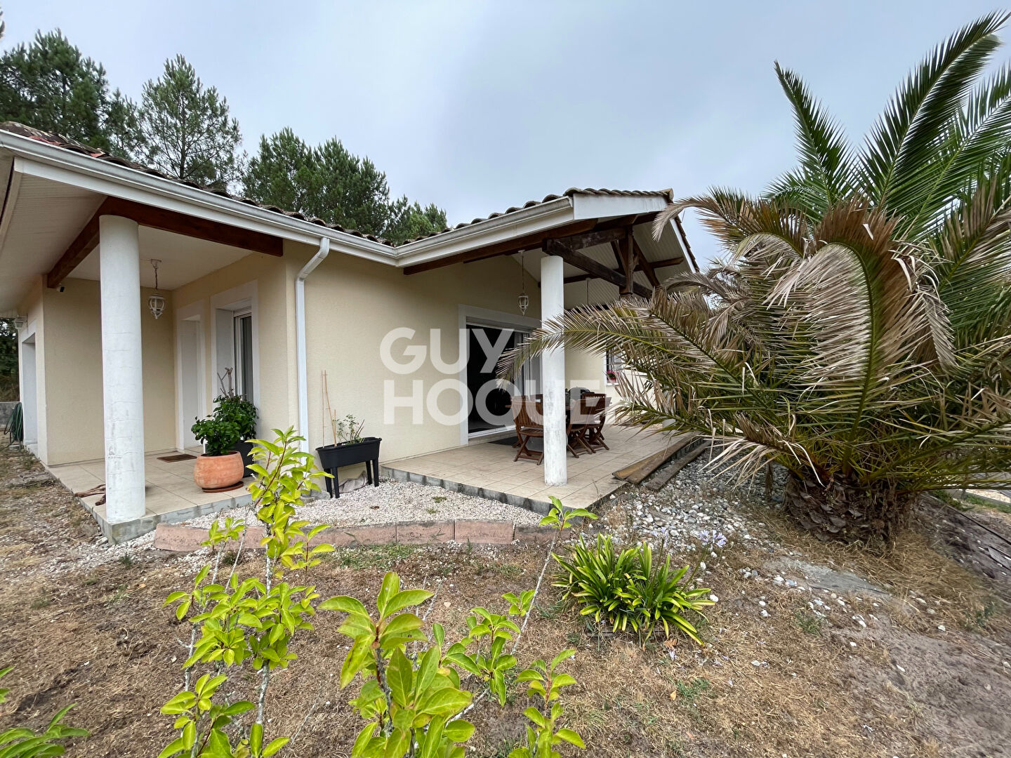 Maison familiale avec piscine sur terrain de 1165 m² à Ychoux