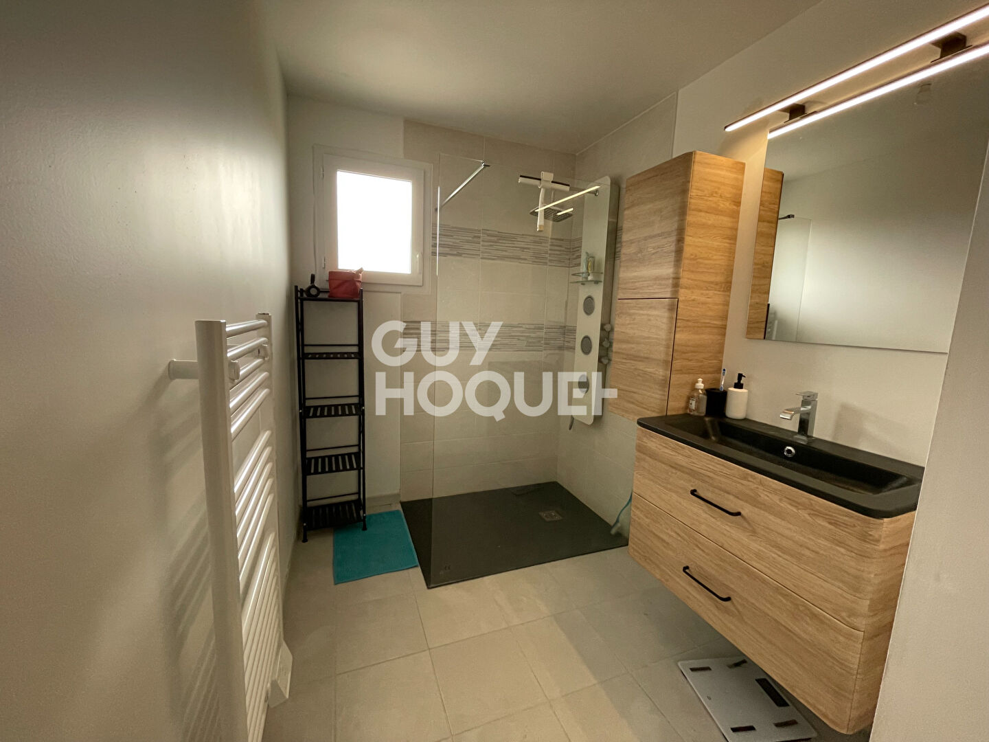 Maison contemporaine, 3 chambres.