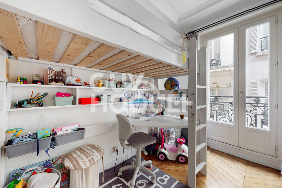 Rue des Petites Ecuries - Paris Xème.