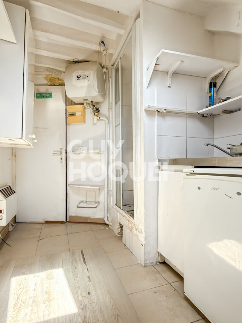 2 Chambres de service à réunir - M° Bonne Nouvelle