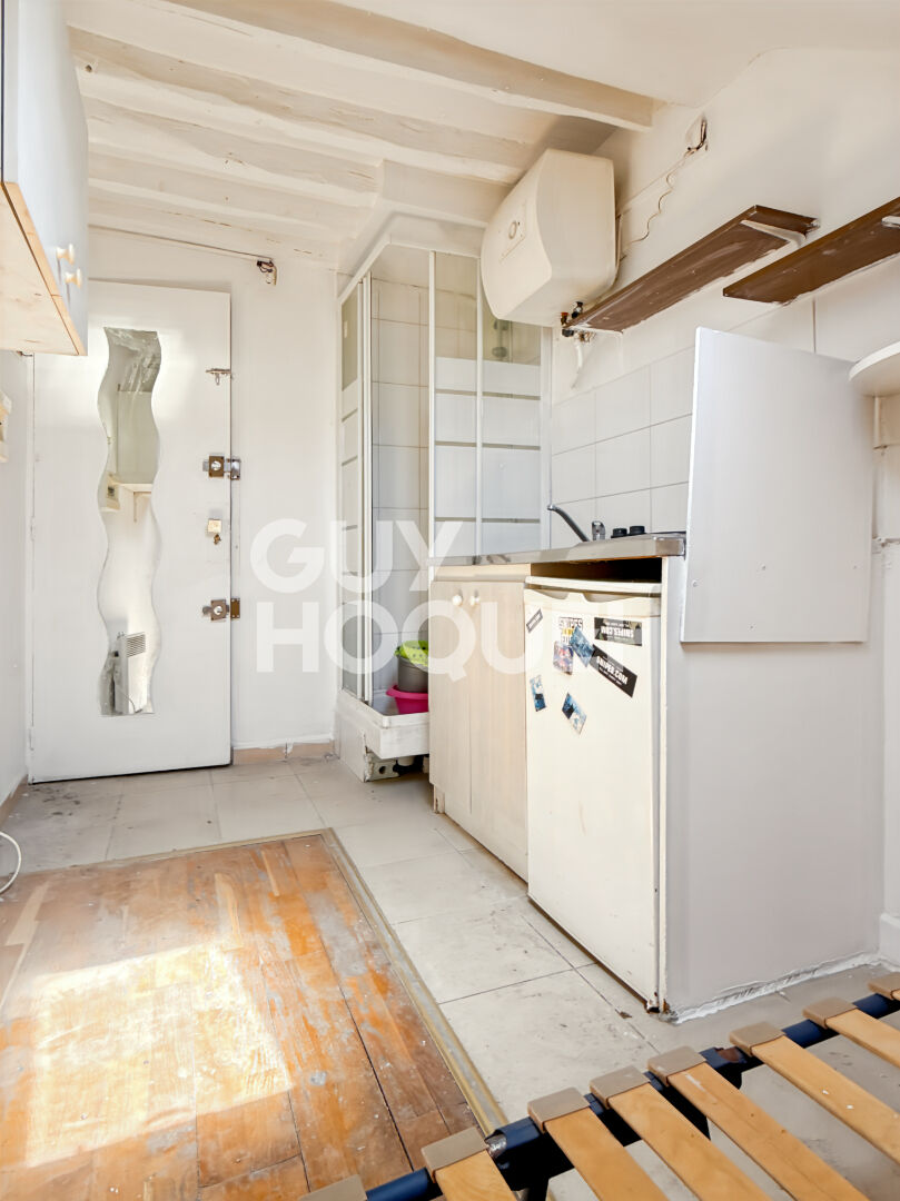 2 Chambres de service à réunir - M° Bonne Nouvelle