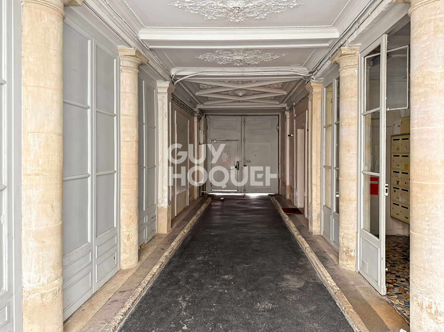 2 Chambres de service à réunir - M° Bonne Nouvelle