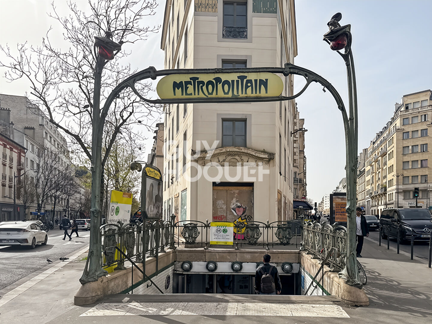 Studio équipé - Étage élevé avec ascenseur - Métro Louis Blanc