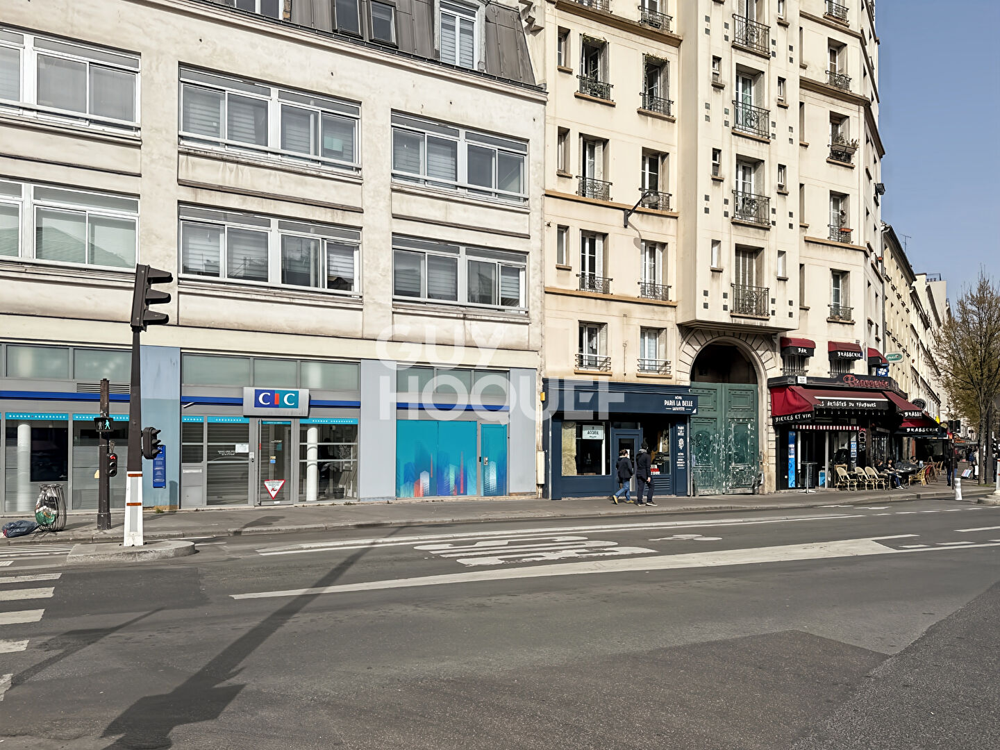 Studio équipé - Étage élevé avec ascenseur - Métro Louis Blanc