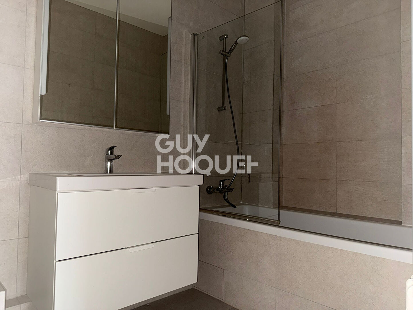 À louer - 3 pièces - Métro ALESIA