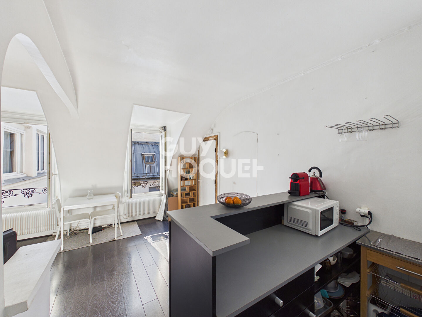 Superbe 2 pièces - Dernier étage - M° Quatre Septembre