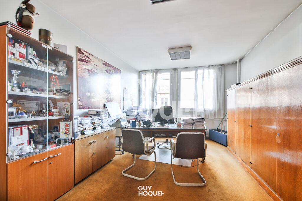 Local commercial Bureaux Paris 11 pièce(s) 205 m2