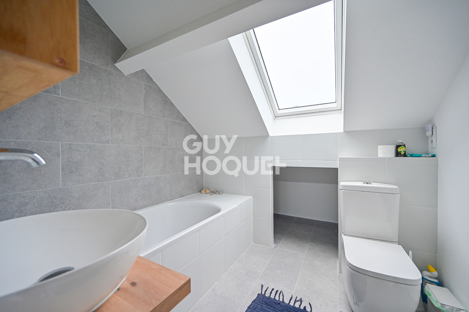 RARE - MAISON DE VILLE AVEC JARDIN