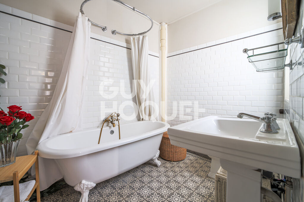 Square Clignancourt - 3 pièces - Charme de l'ancien