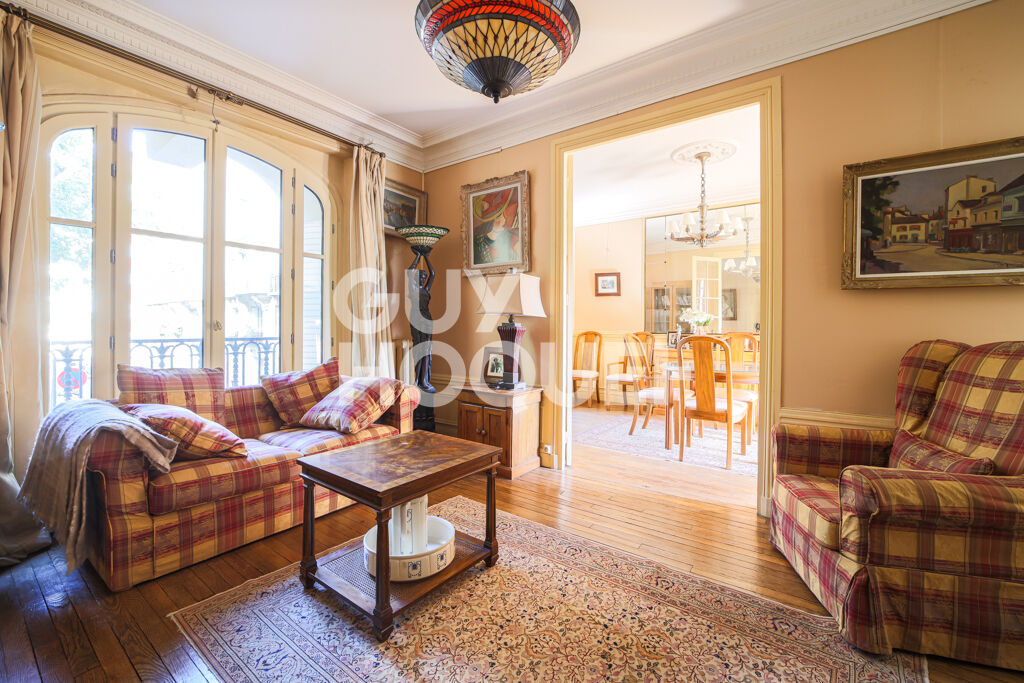 Square Clignancourt - 3 pièces - Charme de l'ancien