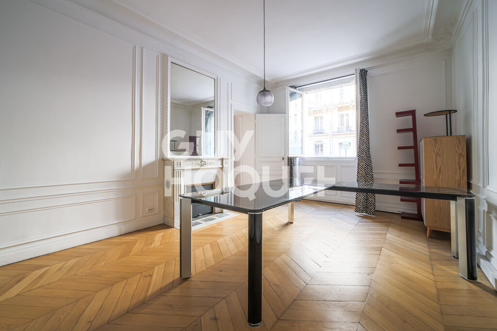 Paris 17 - Plaine Monceau-  2/3 pièces - 66m²