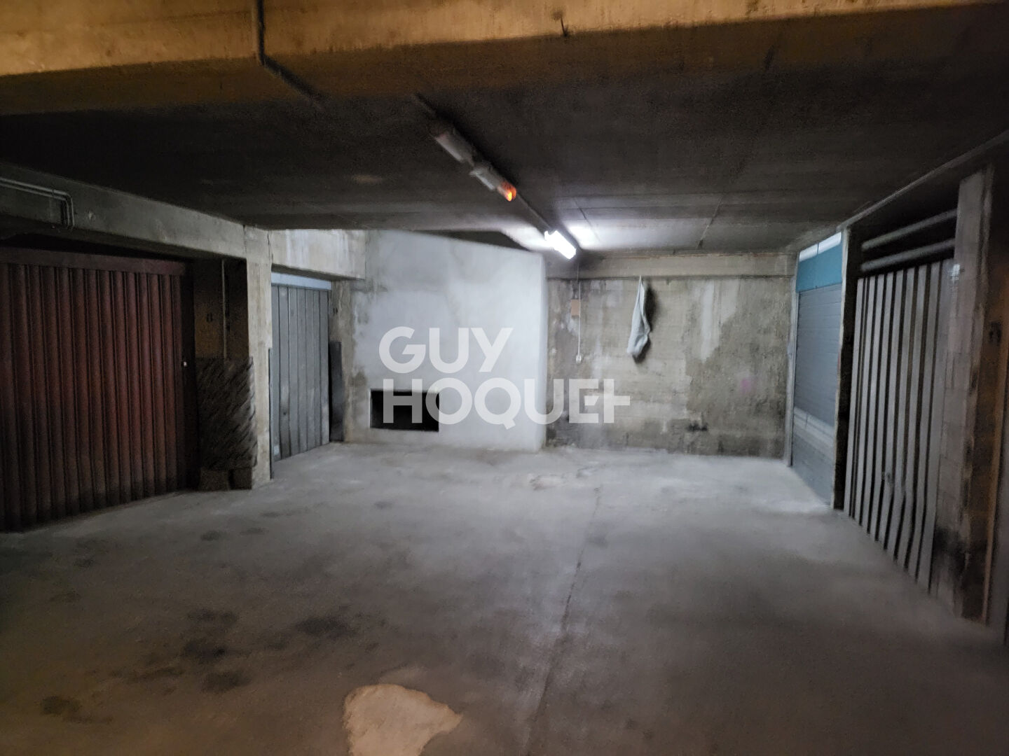 Box / Parking avec ascenseur Rue de Lancry