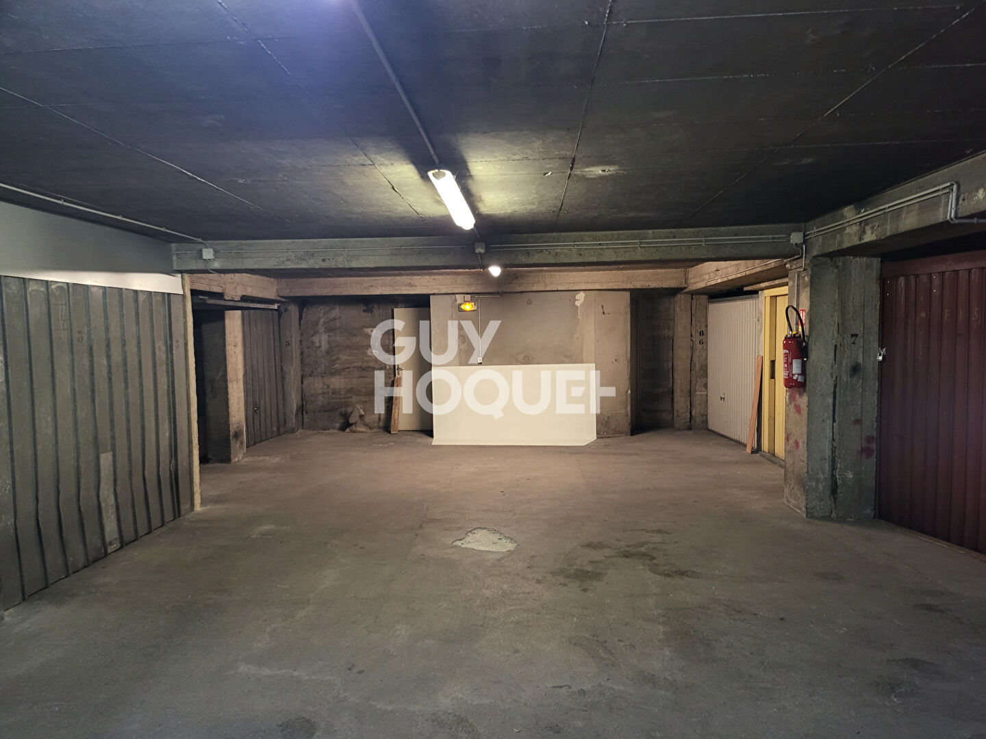 Box / Parking avec ascenseur Rue de Lancry