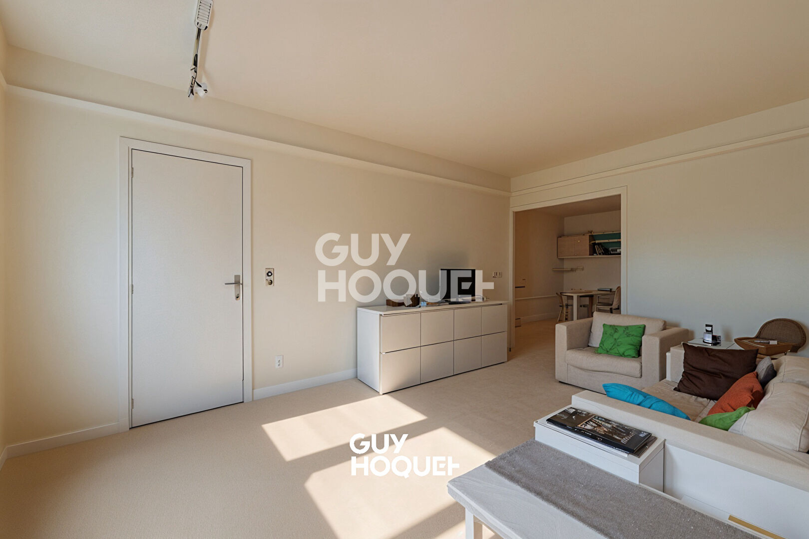 2 pièces : Soleil et calme absolu