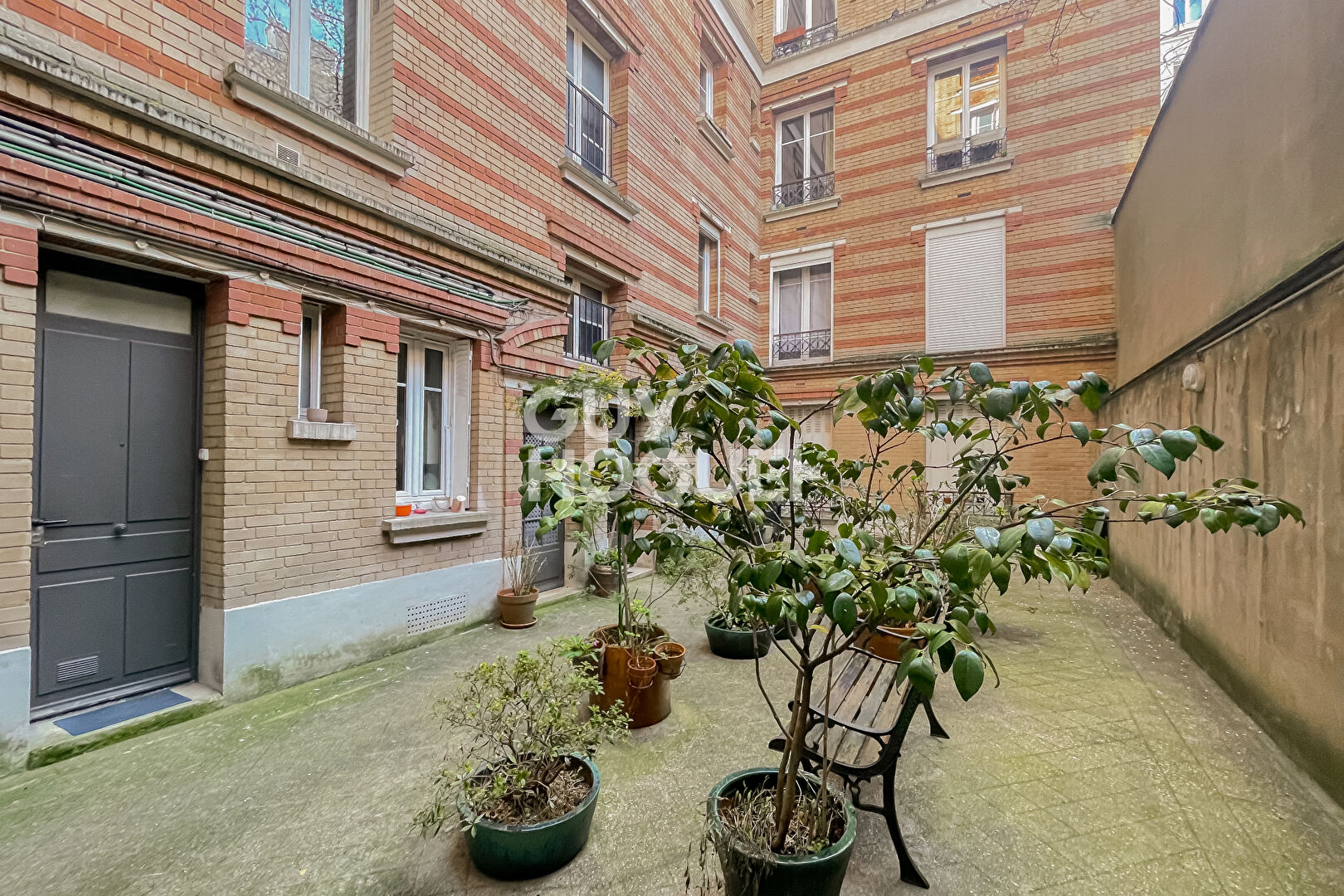 2 pièces - Rue du Poteau