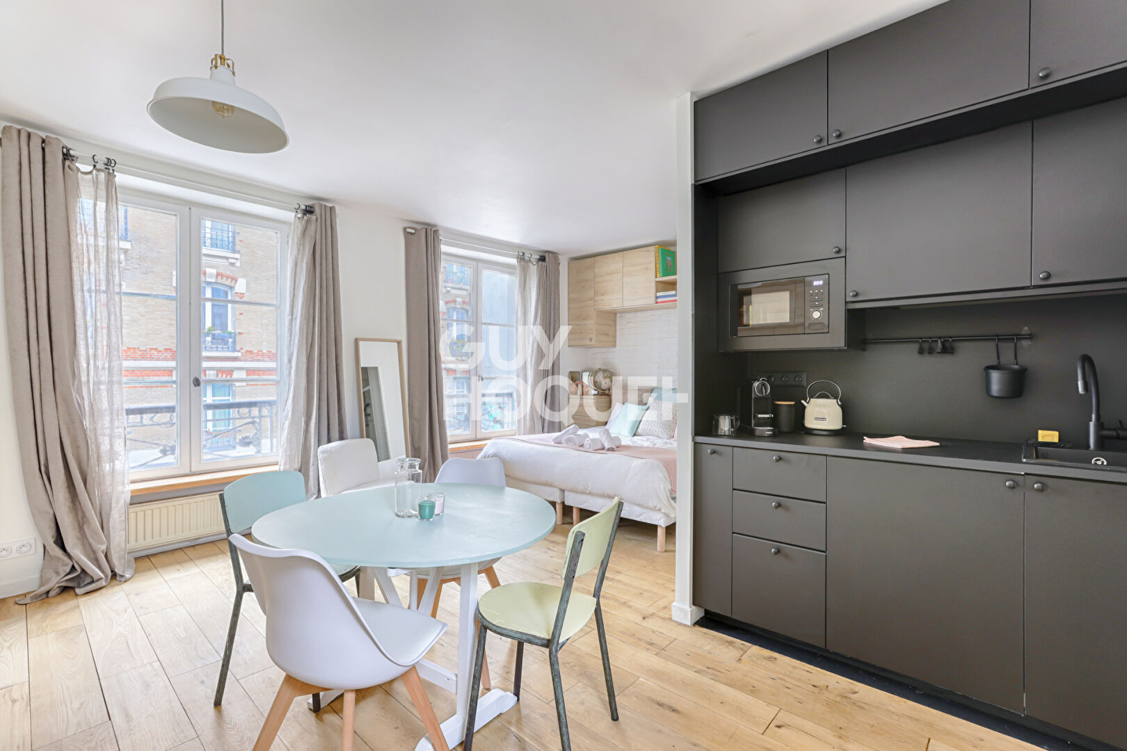 EXCLUSIVITE GUY HOQUET ! COUR DE BRETAGNE