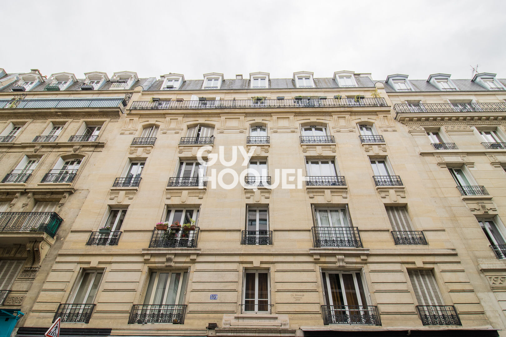 Vendu Loué - Magnifque appartement ancien - Dernier étage