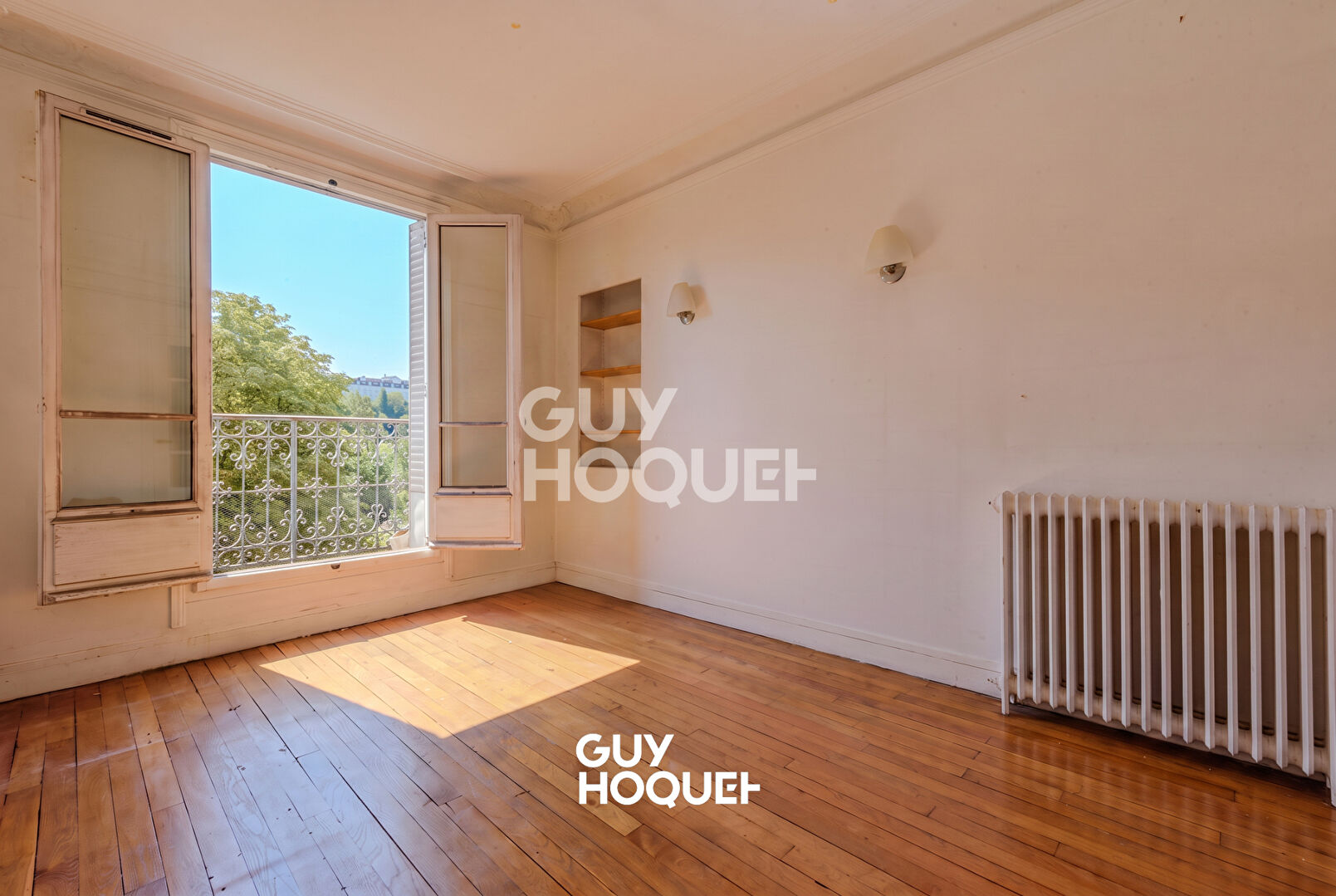 Balcon avec vue sur les Buttes Chaumont