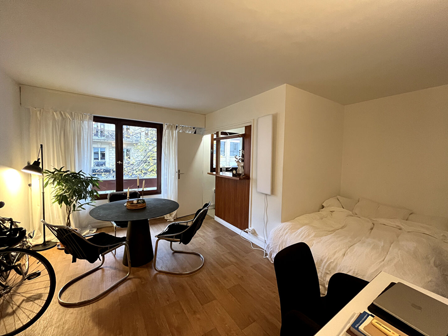 STUDIO - NON MEUBLÉ - RUE SAINT MAUR