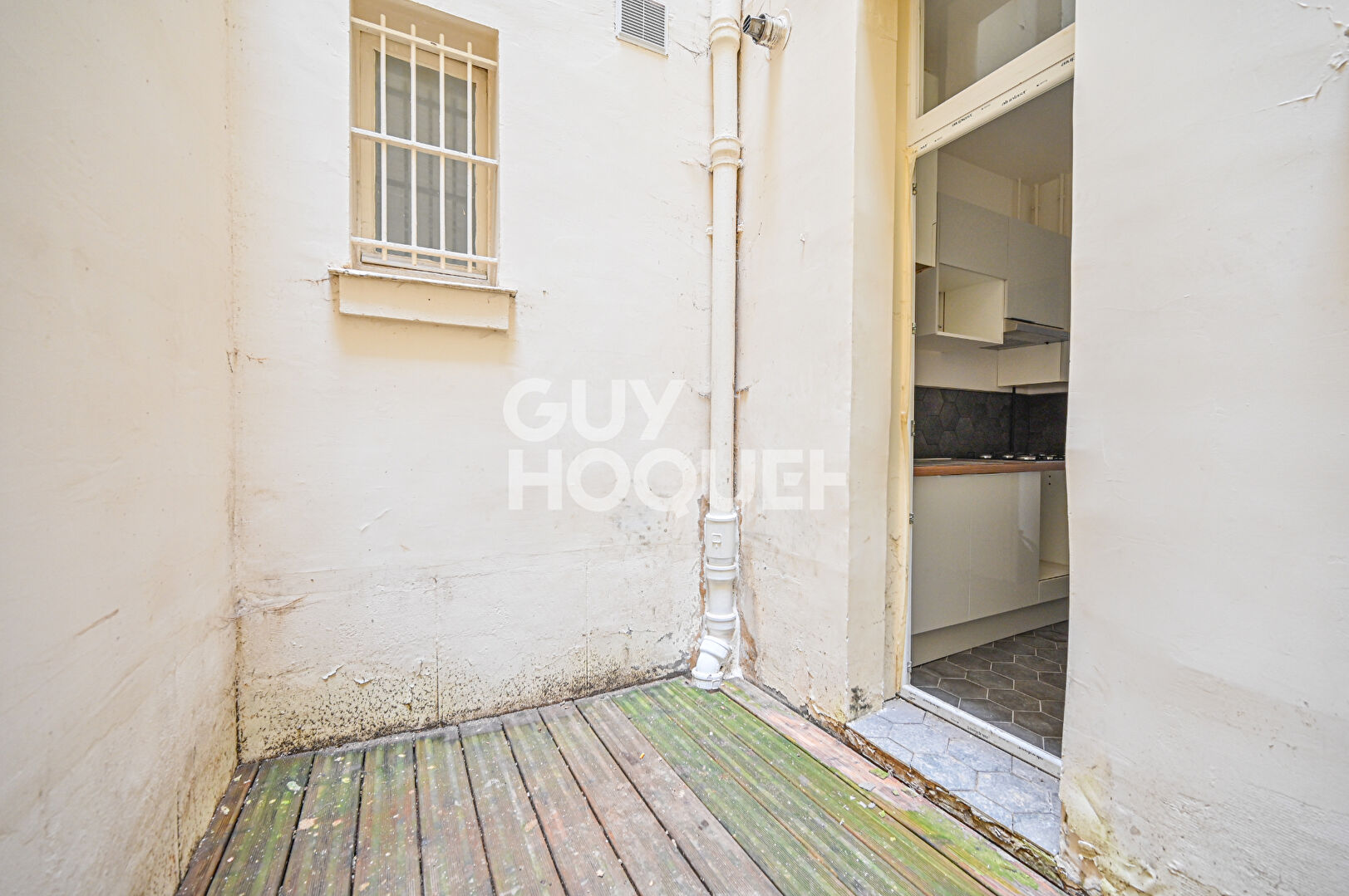 DAUMESNIL - 2 PIECES AVEC TERRASSE -  43M²