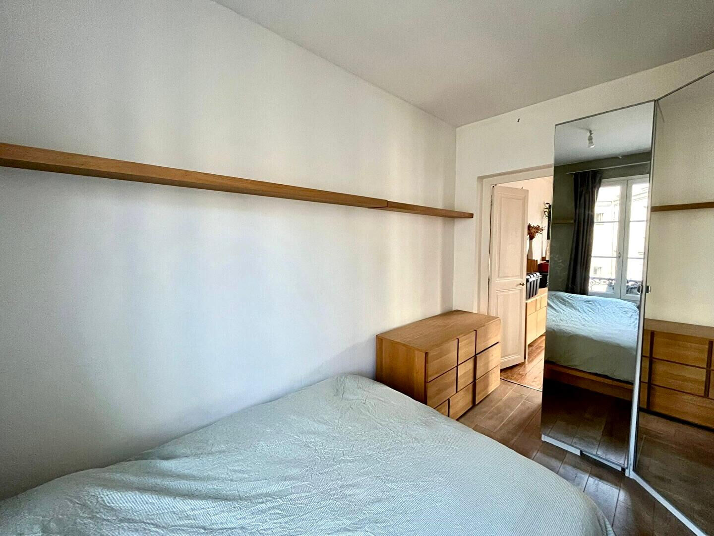 Appartement Paris 2 pièces meublé 44 m2 - PARIS 11