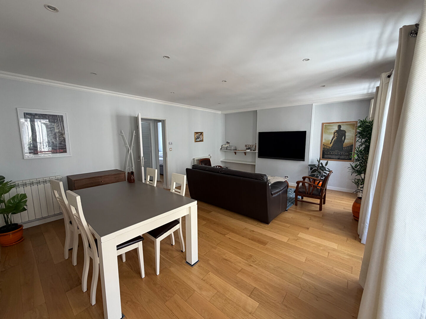 Appartement  3 pièce(s) 71 m2 - 75011 PARIS