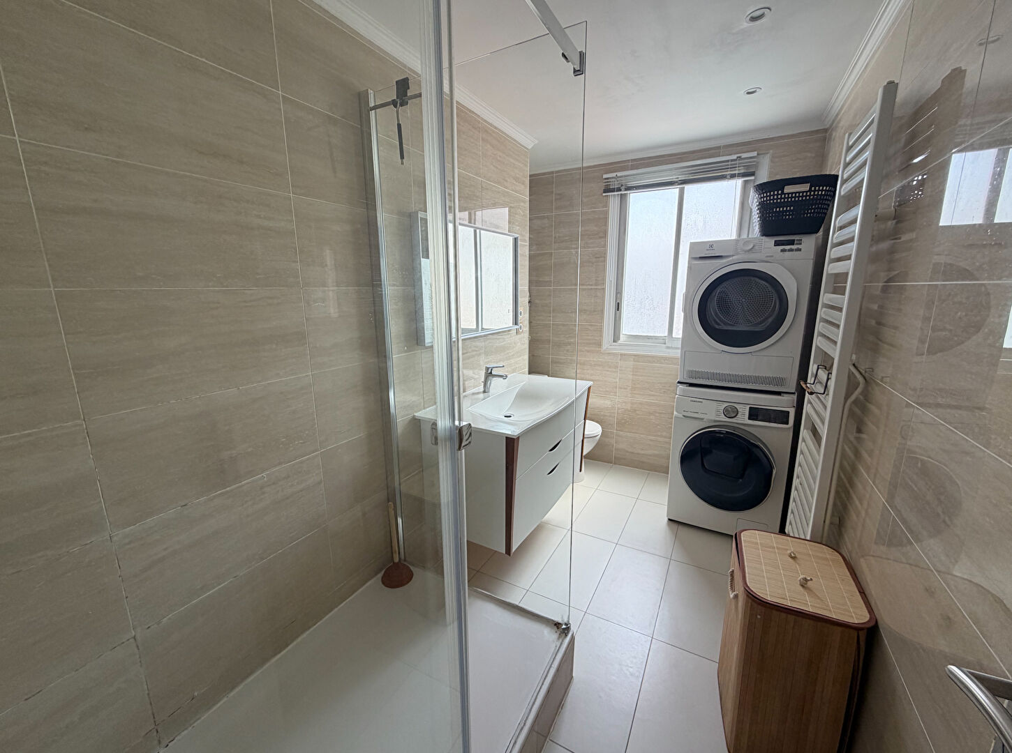 Appartement  3 pièce(s) 71 m2 - 75011 PARIS