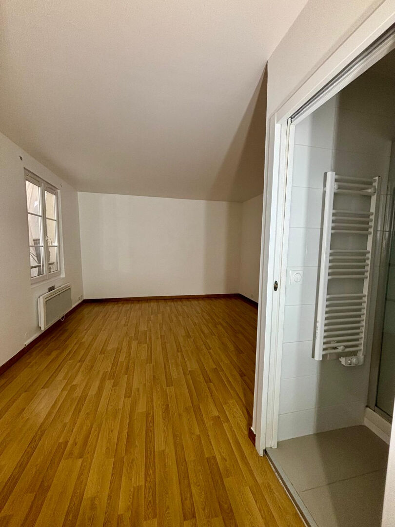 Appartement 1 pièce - Paris 19e  - 30 m2 - non meublé