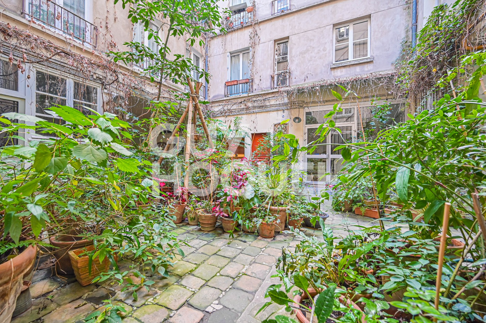 Exclusivité - rue Keller - 2 pièces avec balcon