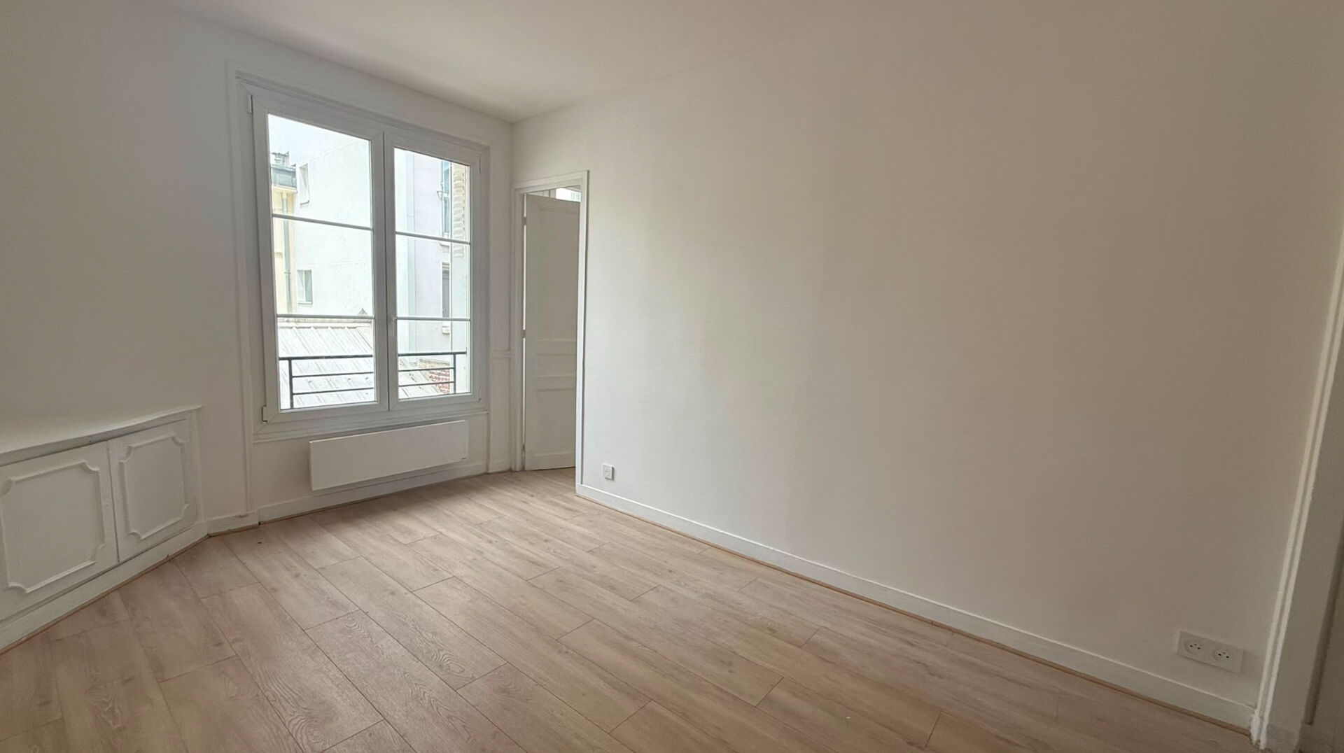 Appartement Paris 2 pièces 43 m2 - PARIS 17  GUY MÔQUET