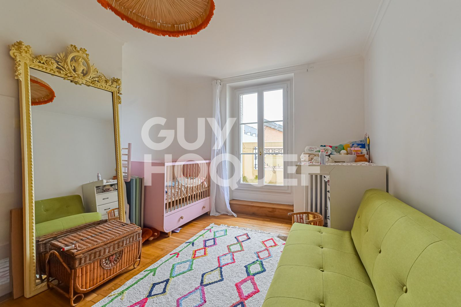 Issy-les-Moulineaux ? Bel appartement familial avec jardin privatif de 45m2.