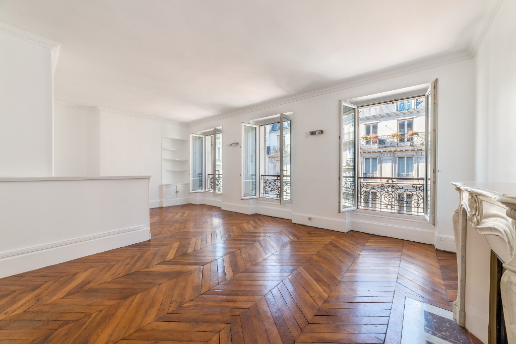 Appartement Paris 4 pièce(s) 67.77 m2