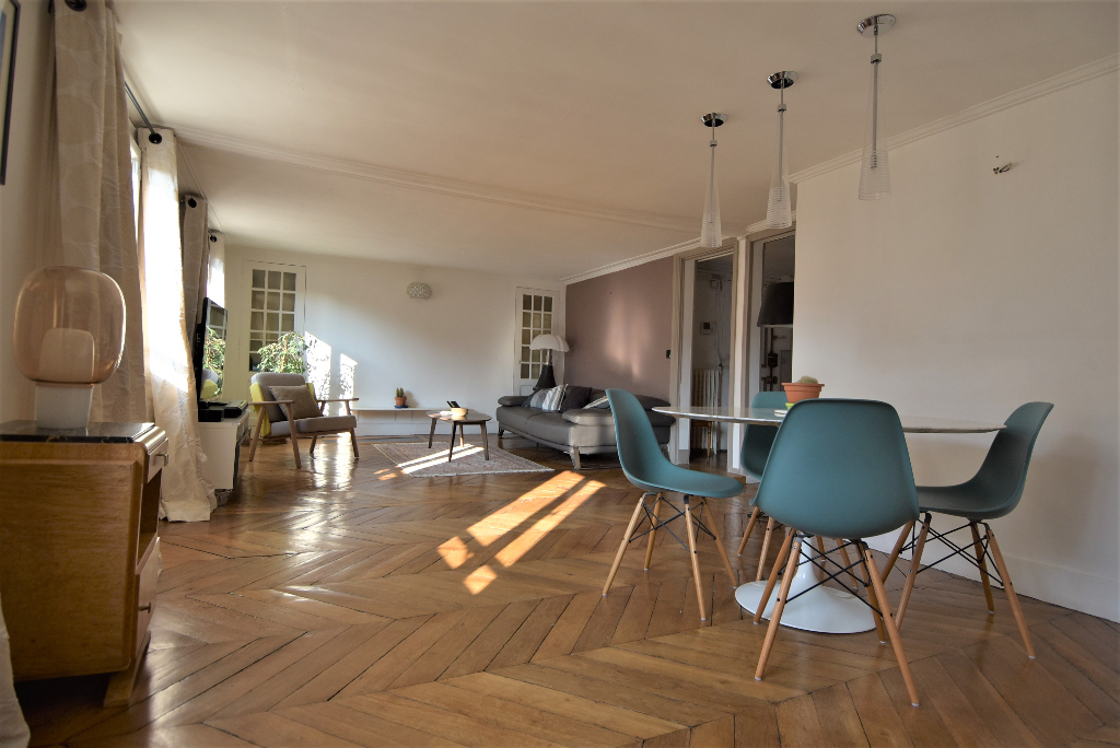 Appartement Paris 4 pièce(s) 78.09 m2 - rue de Moscou - 75008 PARIS