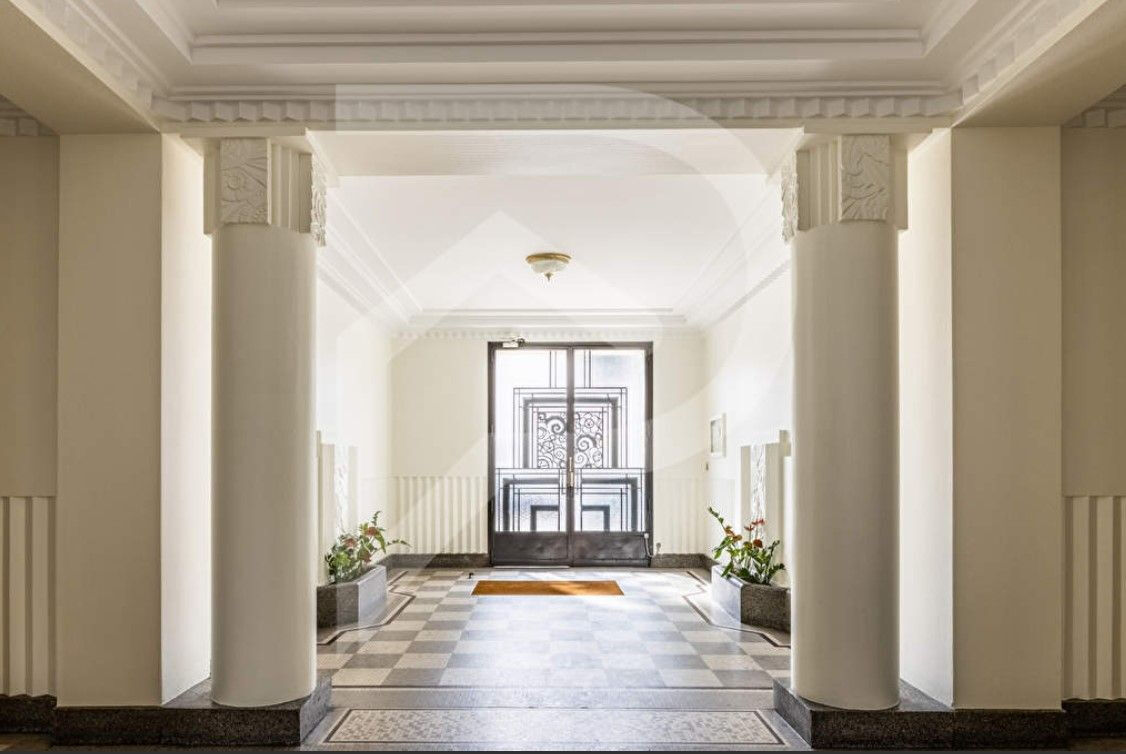 Studette place Félix Eboué