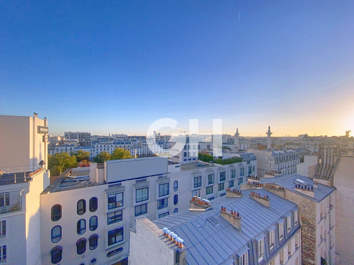 3 pièces avec balcon en étage élevé