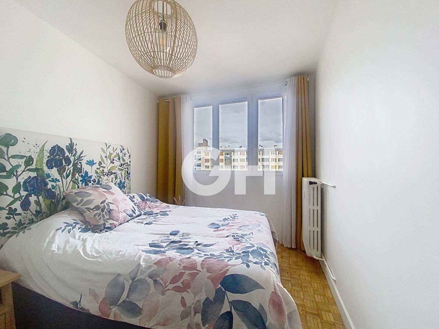 3 pièces avec balcon en étage élevé