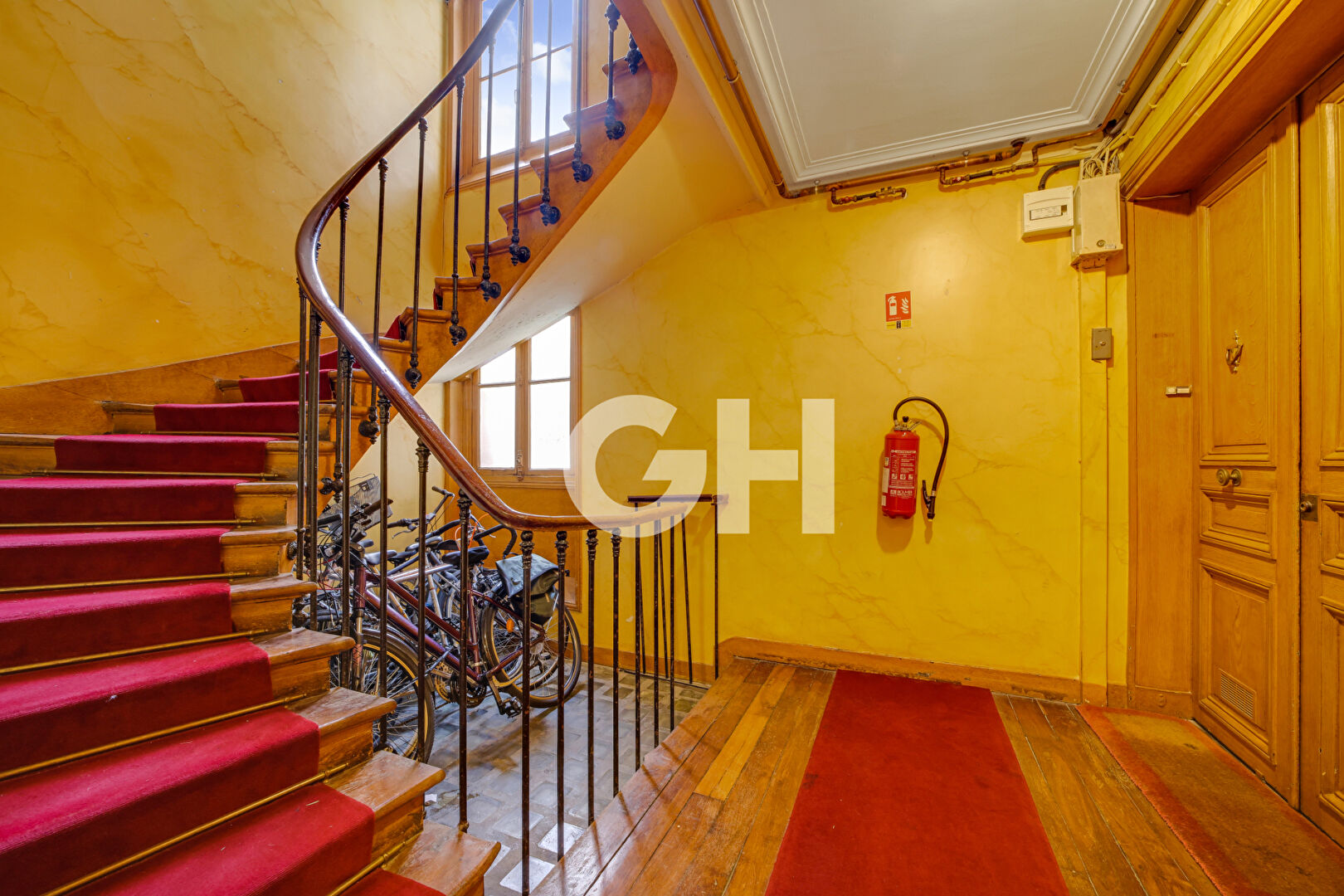 2 pièces traversant VOLTAIRE-GARDETTE