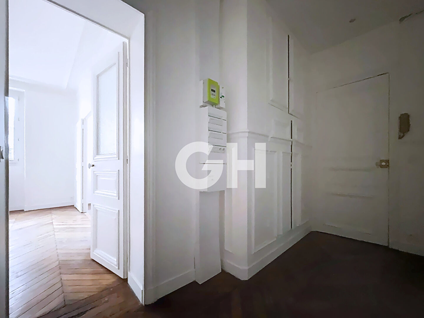 Charme de l'haussmannien rénové, 3 pièces ? boulevard Voltaire, proche Nation