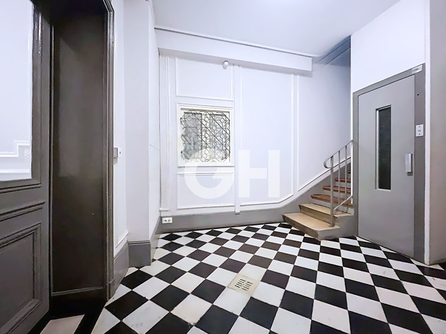 Charme de l'haussmannien rénové, 3 pièces ? boulevard Voltaire, proche Nation