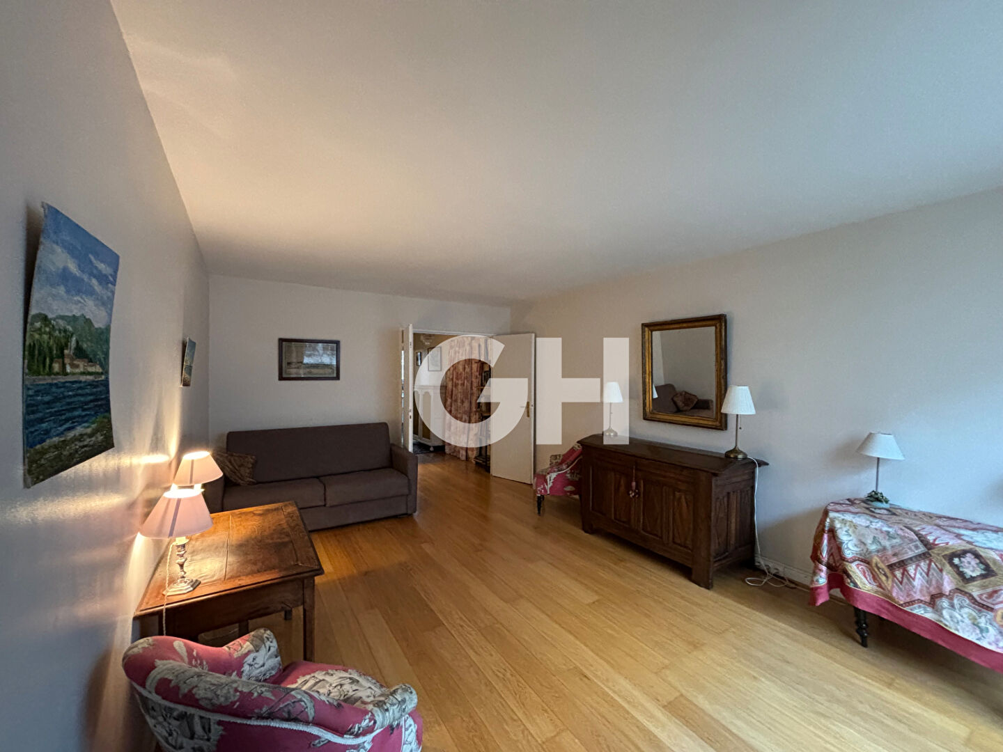 Appartement 2 pièces -  4ème étage avec ascenseur - Philippe Auguste