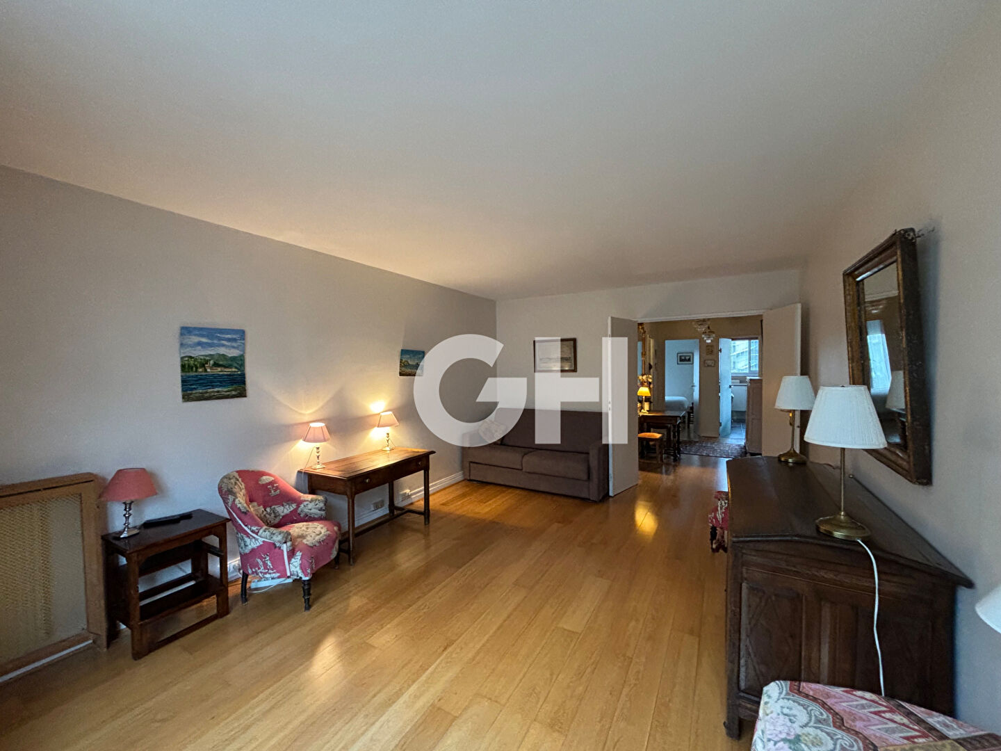 Appartement 2 pièces -  4ème étage avec ascenseur - Philippe Auguste