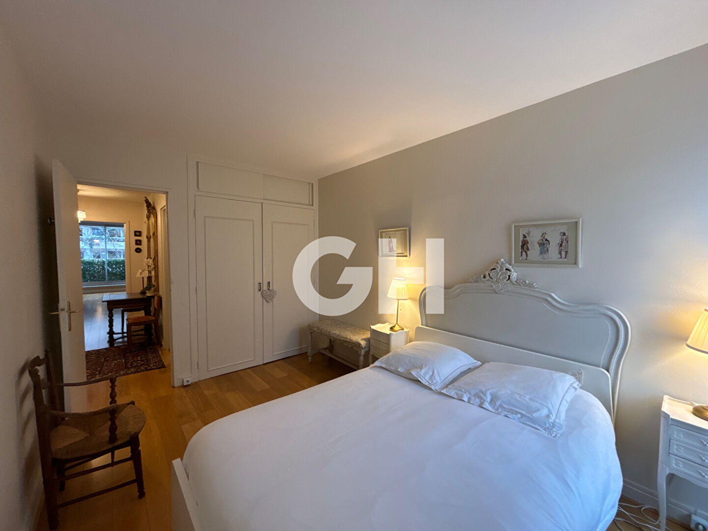 Appartement 2 pièces -  4ème étage avec ascenseur - Philippe Auguste