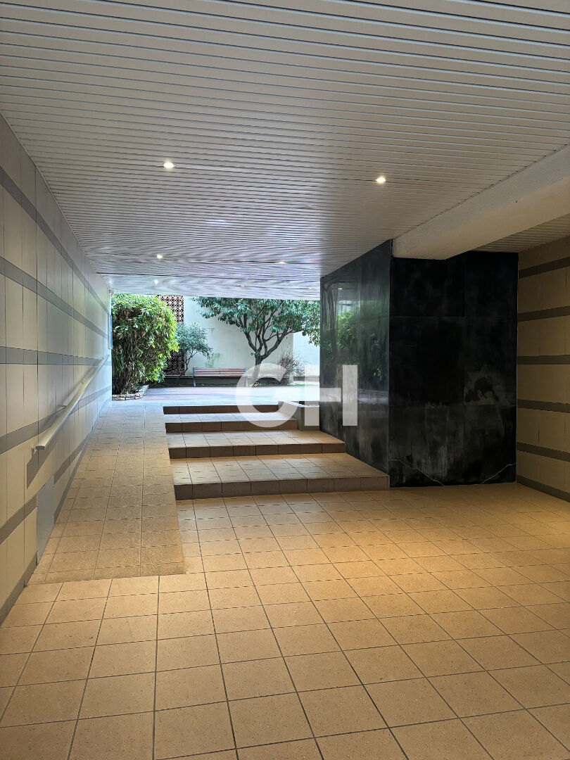 Appartement 2 pièces -  4ème étage avec ascenseur - Philippe Auguste