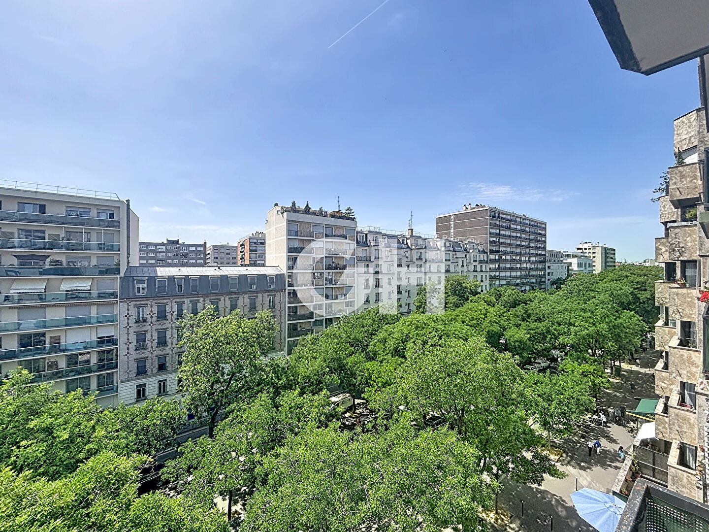 Appartement Paris 2 pièce(s) Avec balcon