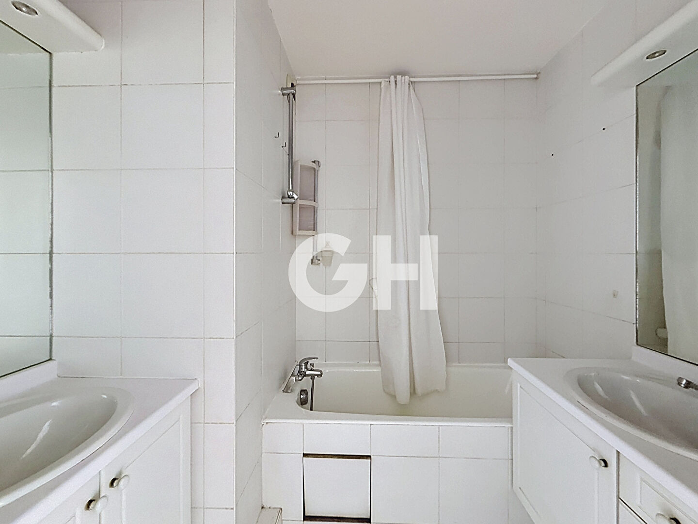 Appartement Paris 12ème  3 pièce(s) 66.01 m² Place de la Nation