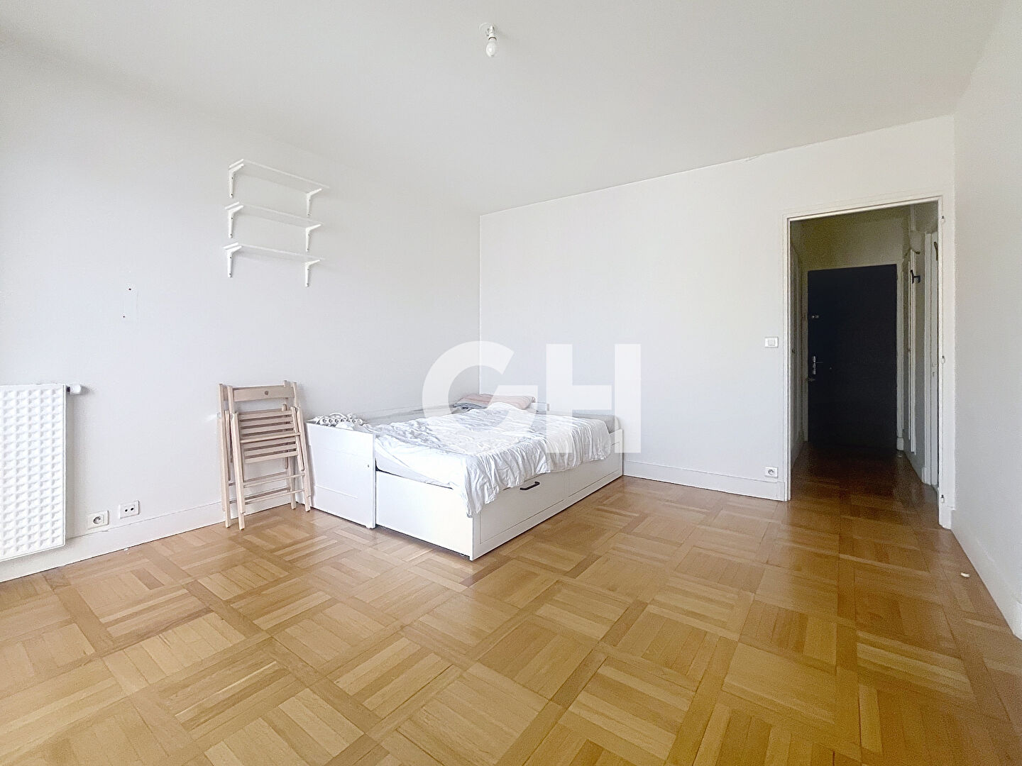 PARIS 11ème MÉTRO VOLTAIRE - STUDIO LUMINEUX ÉTAGE ÉLEVÉ